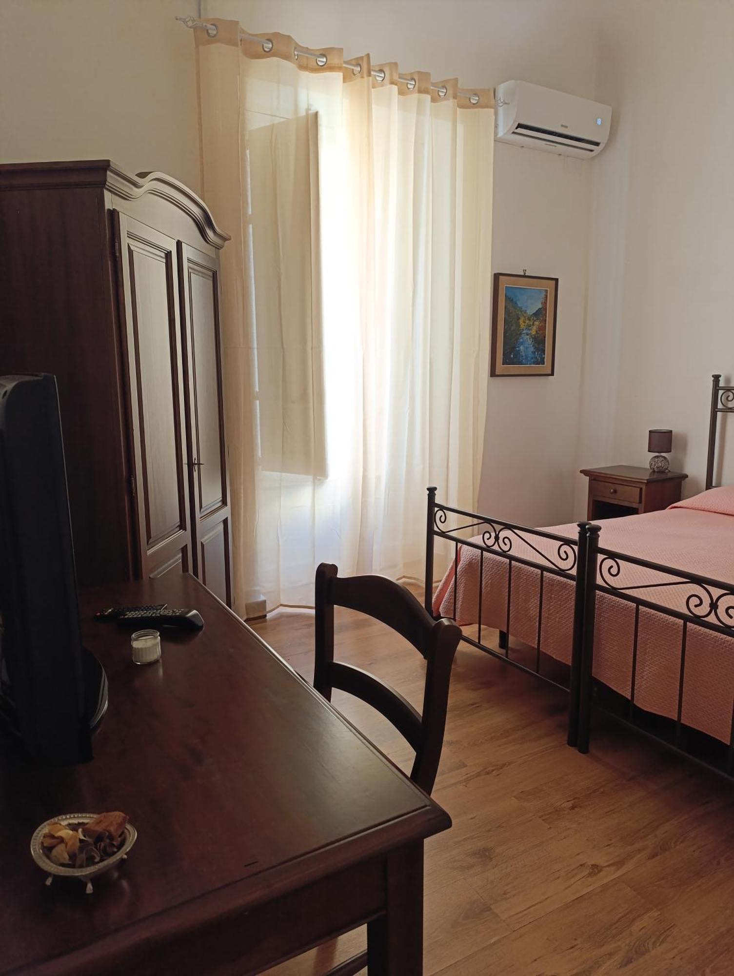 Hotel Arco Del Vescovo 1 Acireale Habitación foto