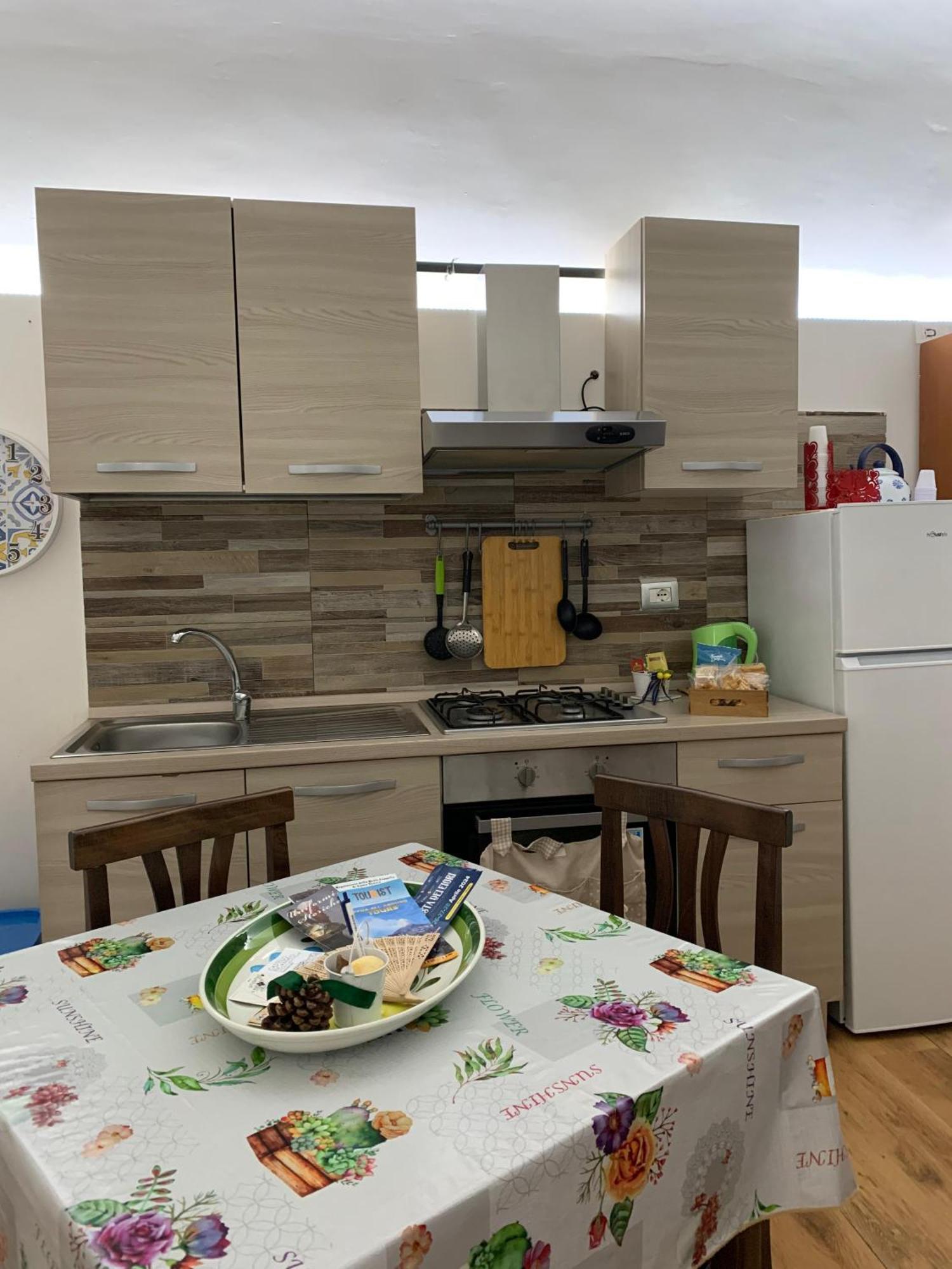 Hotel Arco Del Vescovo 1 Acireale Habitación foto